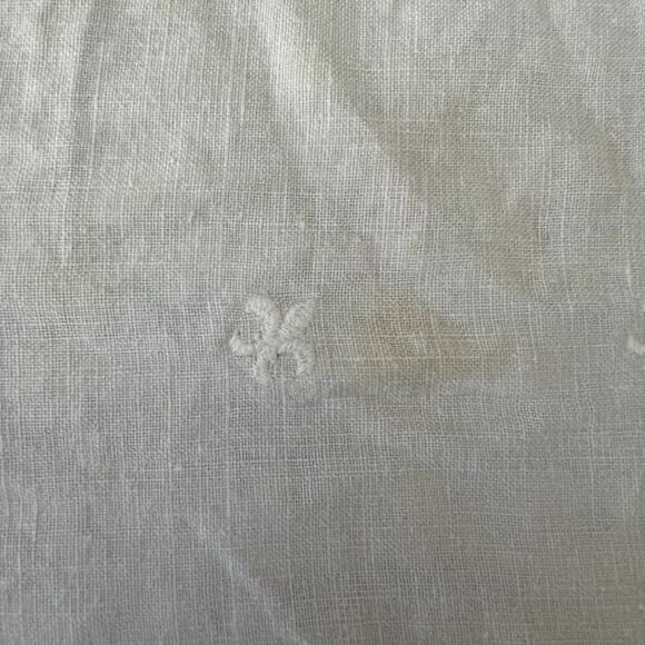 Vintage White Fleur De Lis Embroidered Linen Tablecloth Oval 58" x 90” - Picture 3 of 10